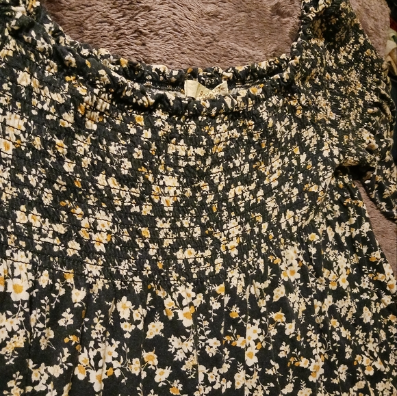 👗 - Picture 3 of 4